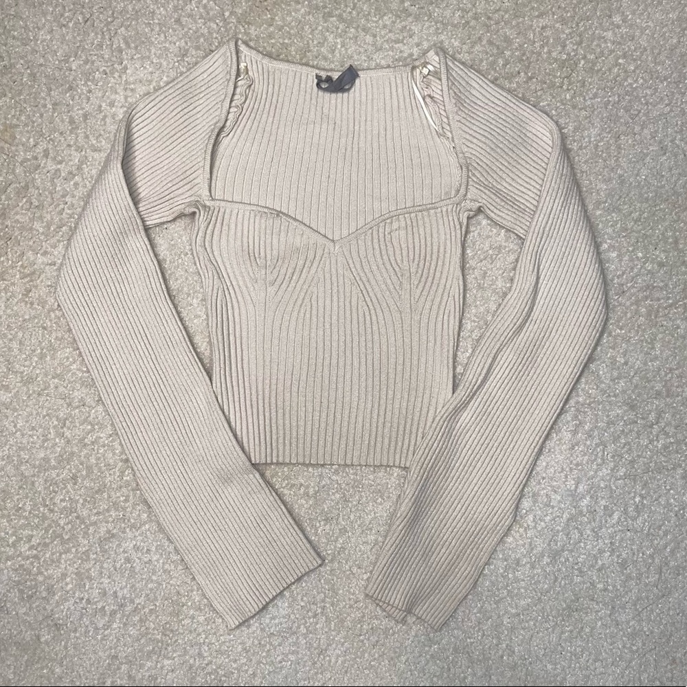 URBAN OUTFITTERS CROP TOP